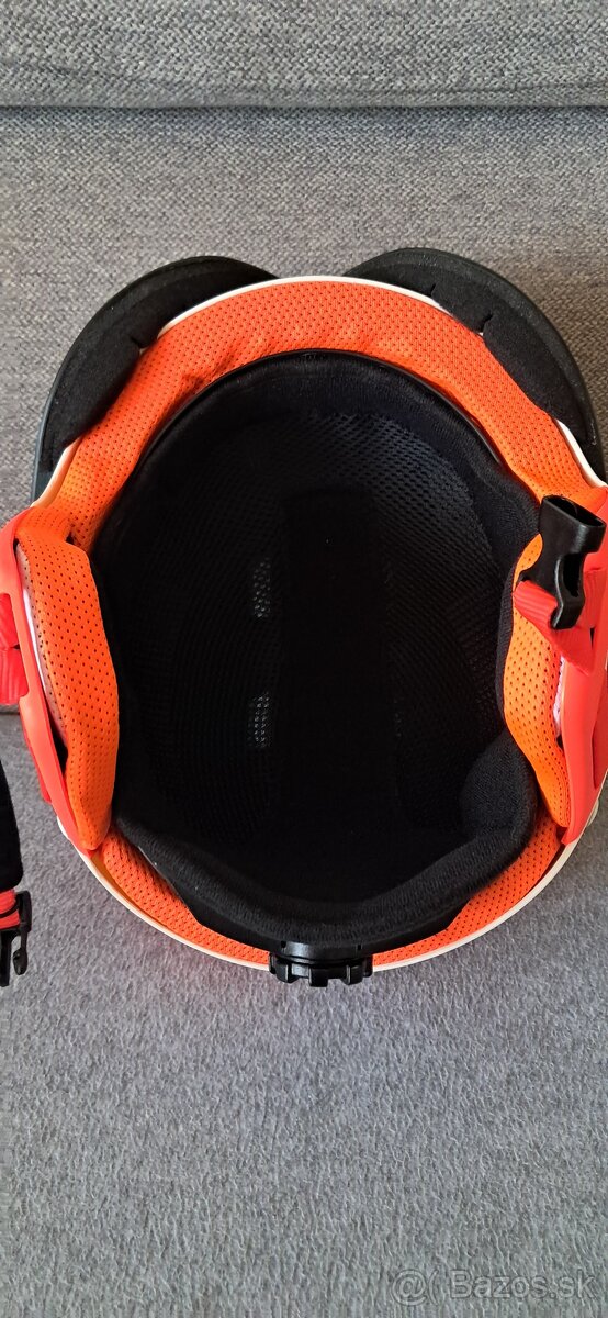 Lyžiarska prilba so štítom - 7