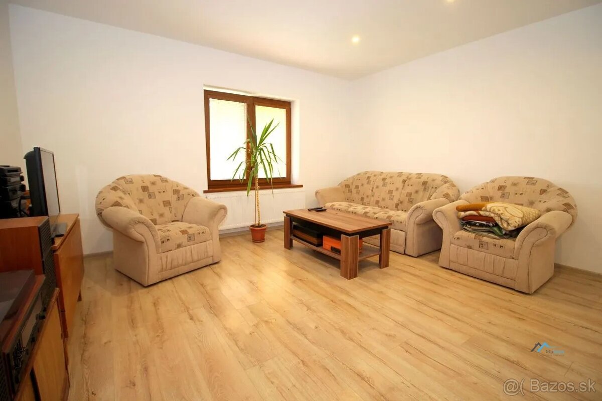 Vidiecka usadlosť na samote s lesmi- Malá Hradná - 7