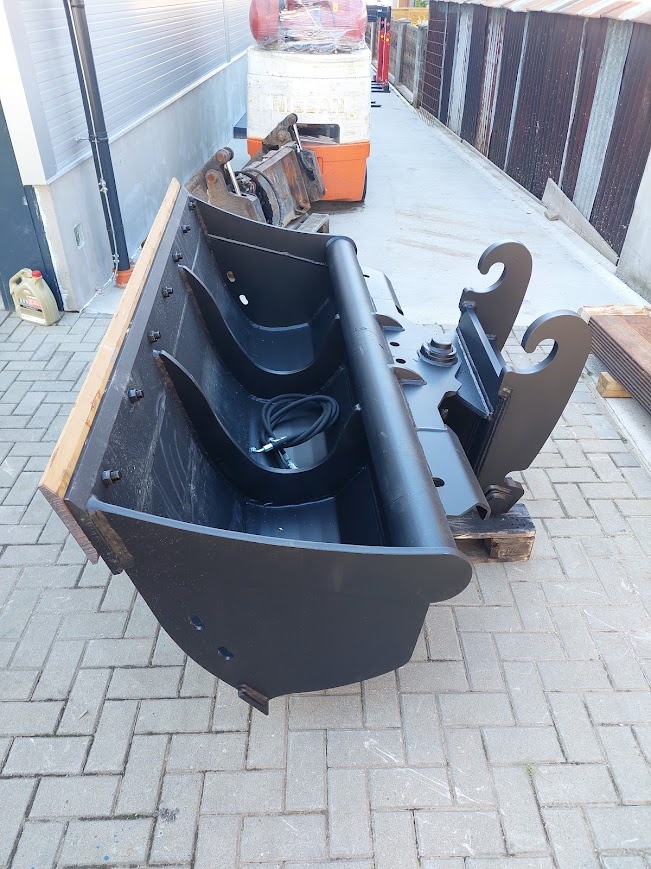 Hydraulická svahovacia lyžica na bager 20-25 ton skladom - 7