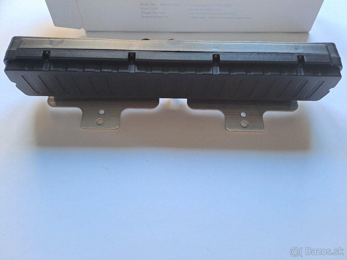 LED pracovné svetlo 60W - šírka až 18cm - 7