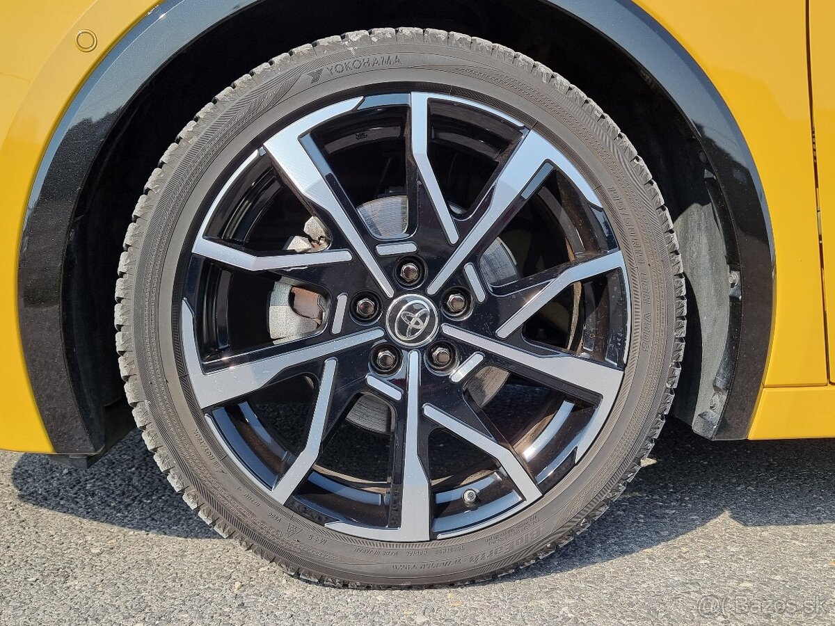 Toyota Prius 2.0 Plug-in Hybrid e-CVT za 34.990 € s DPH - 7