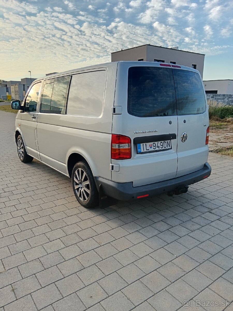 Predám dodávku vw transporter T5 77kw 1.9tdi - 7