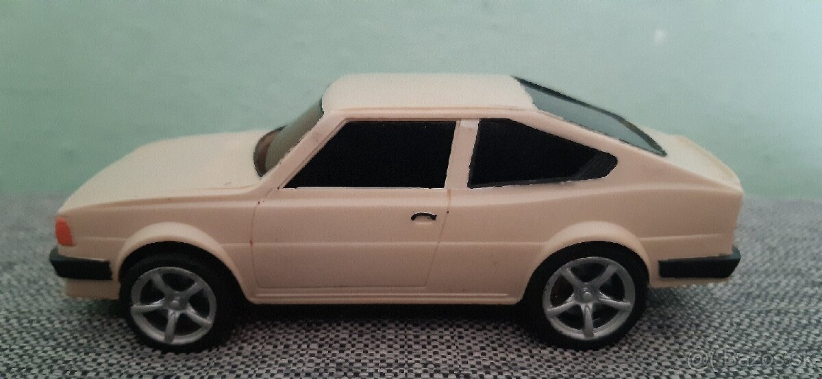 IGRA ŠKODA RAPID 130 1:43 - 7
