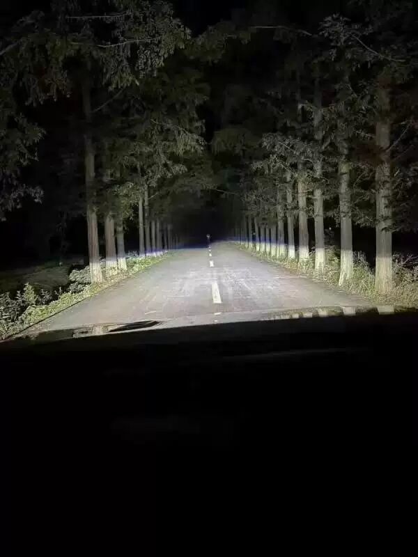 Bi-LED projektory - 7