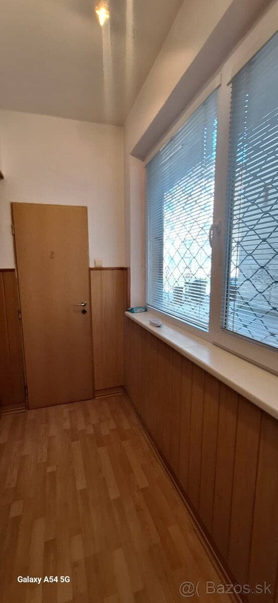 PREDAJ - 1-izbový byt BA II.- Nivy - 7