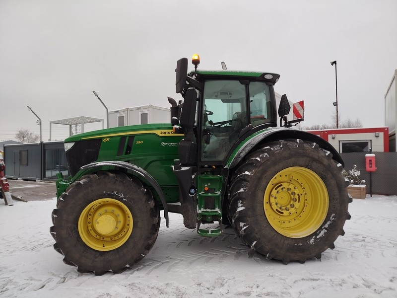 Traktor JOHN DEERE 6R250 - 7