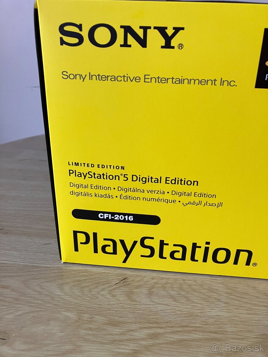 PlayStation 5 30th Anniversary Limited Edition - 7