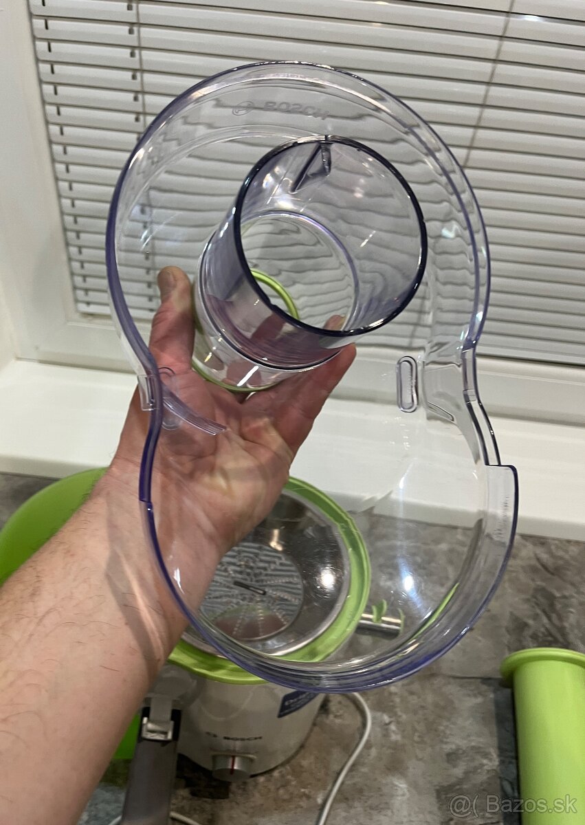 Odšťavovač Bosch MES25G0 700w - 7