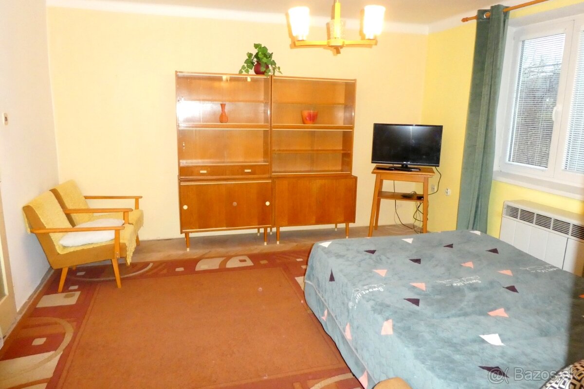 Na predaj 2,5 izbový tehlový byt v Cinobani - 7