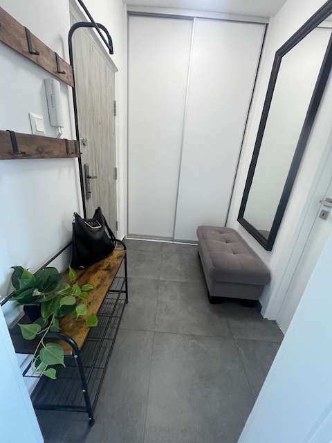 Na prenájom 2.izbový byt s loggiou - 7