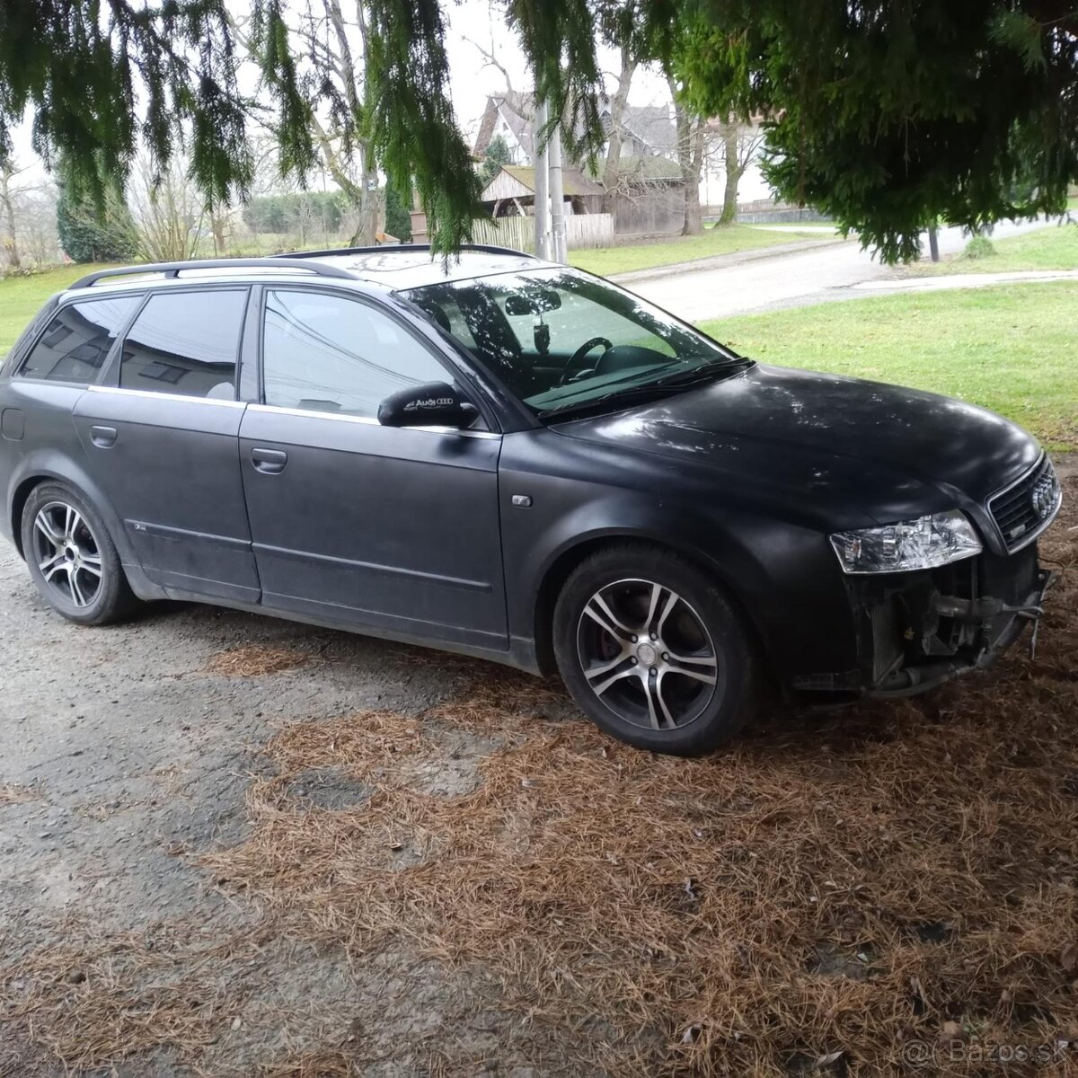 Predám nepojazdné Audi a4 b6 combi čierna farba - 7