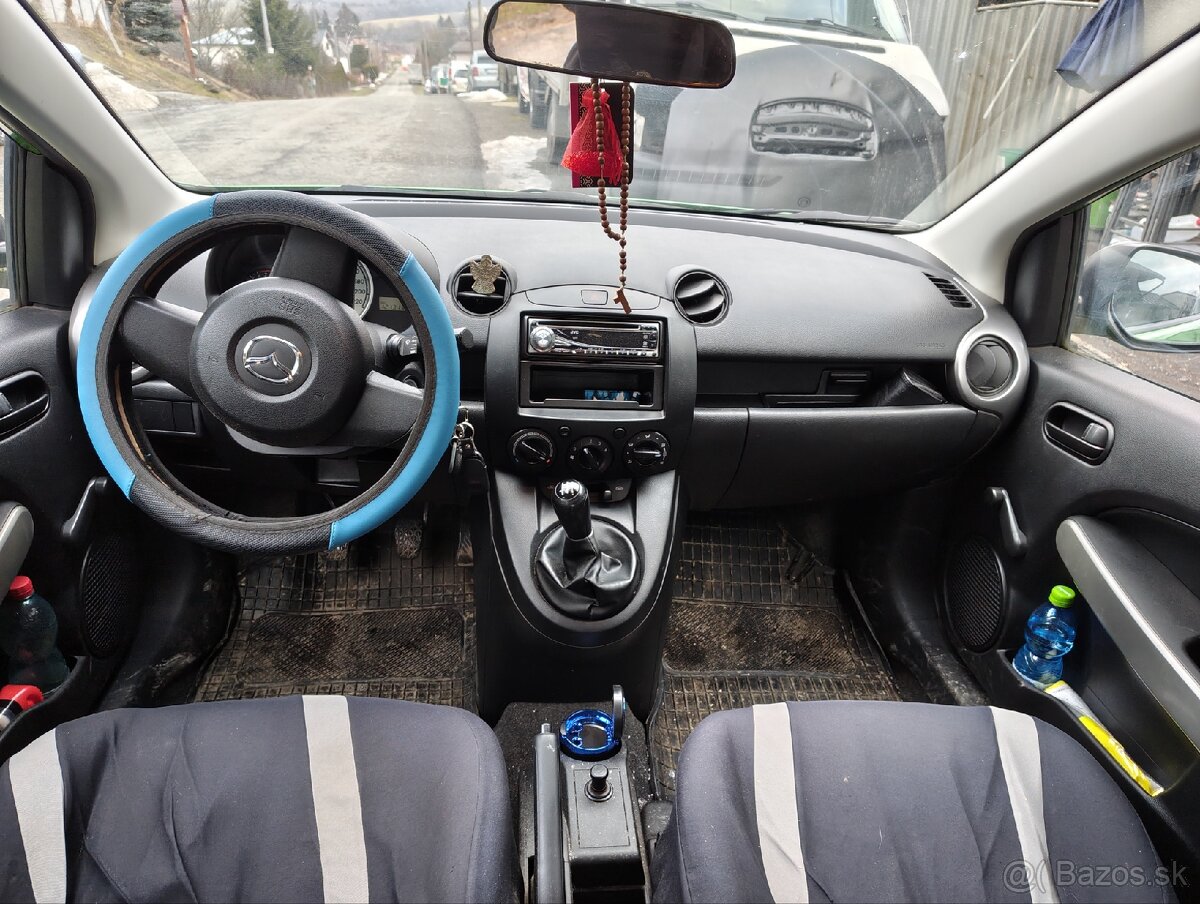 Mazda 2 - 7