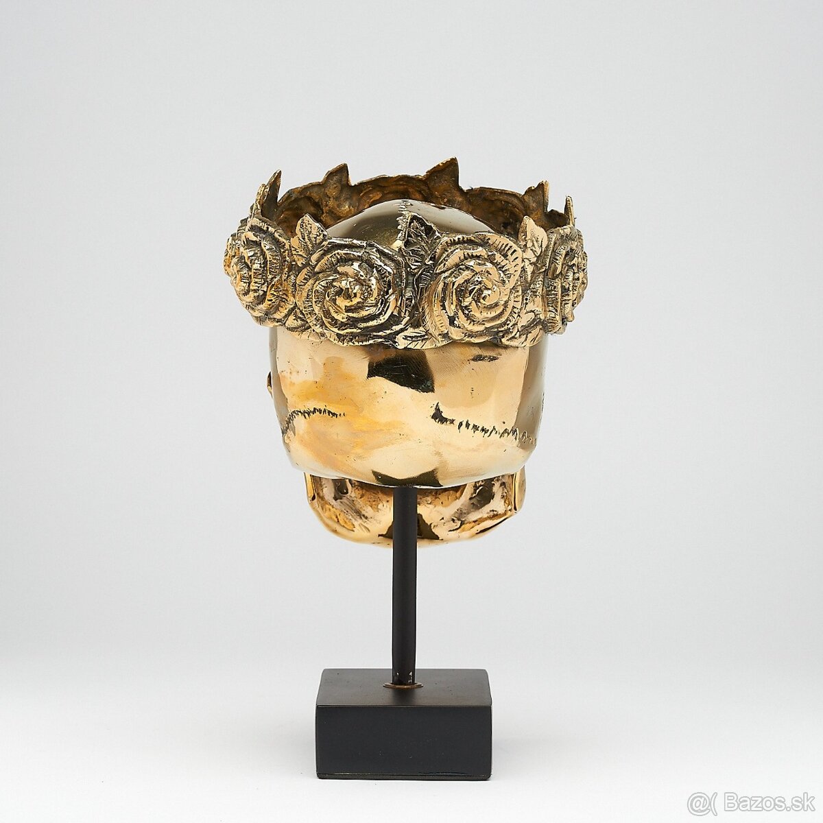 Bronzová lebka s korunkou z ruží - ručná indonézska práca - 7