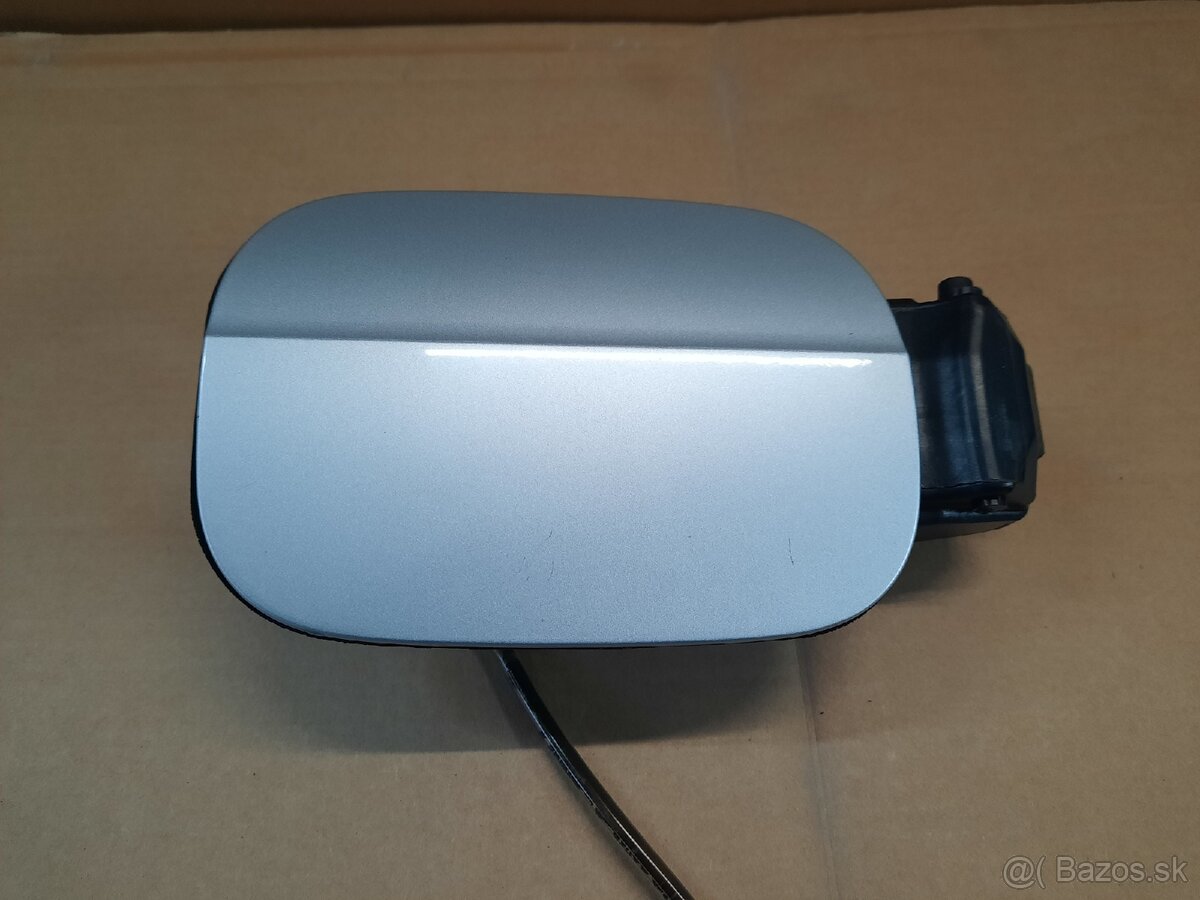 dvierka nádrže paliva Octavia 3 - 7