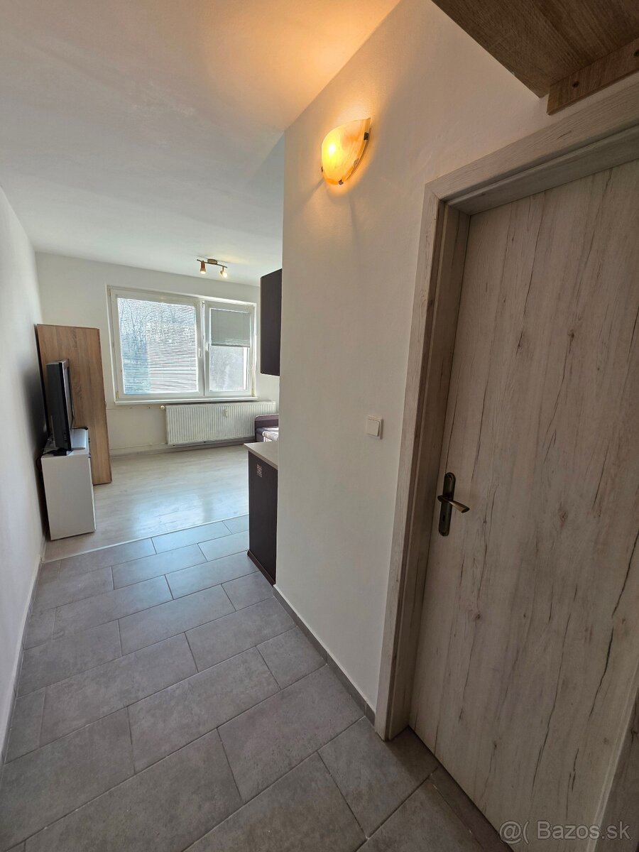 zariadena garsonka, Dubnica nad Váhom. - 7