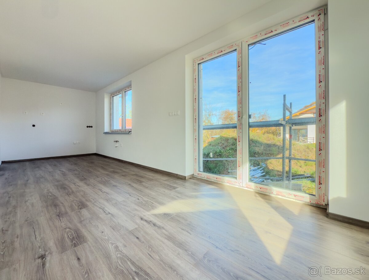 NA PREDAJ - 4 - IZBOVÝ RODINNÝ DOM KOŠECA - NOZDROVICE - 7