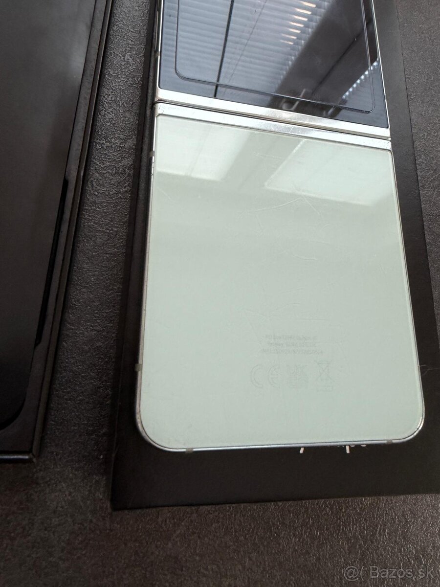 Samsung ZFlip 5 256Gb Mint - 7