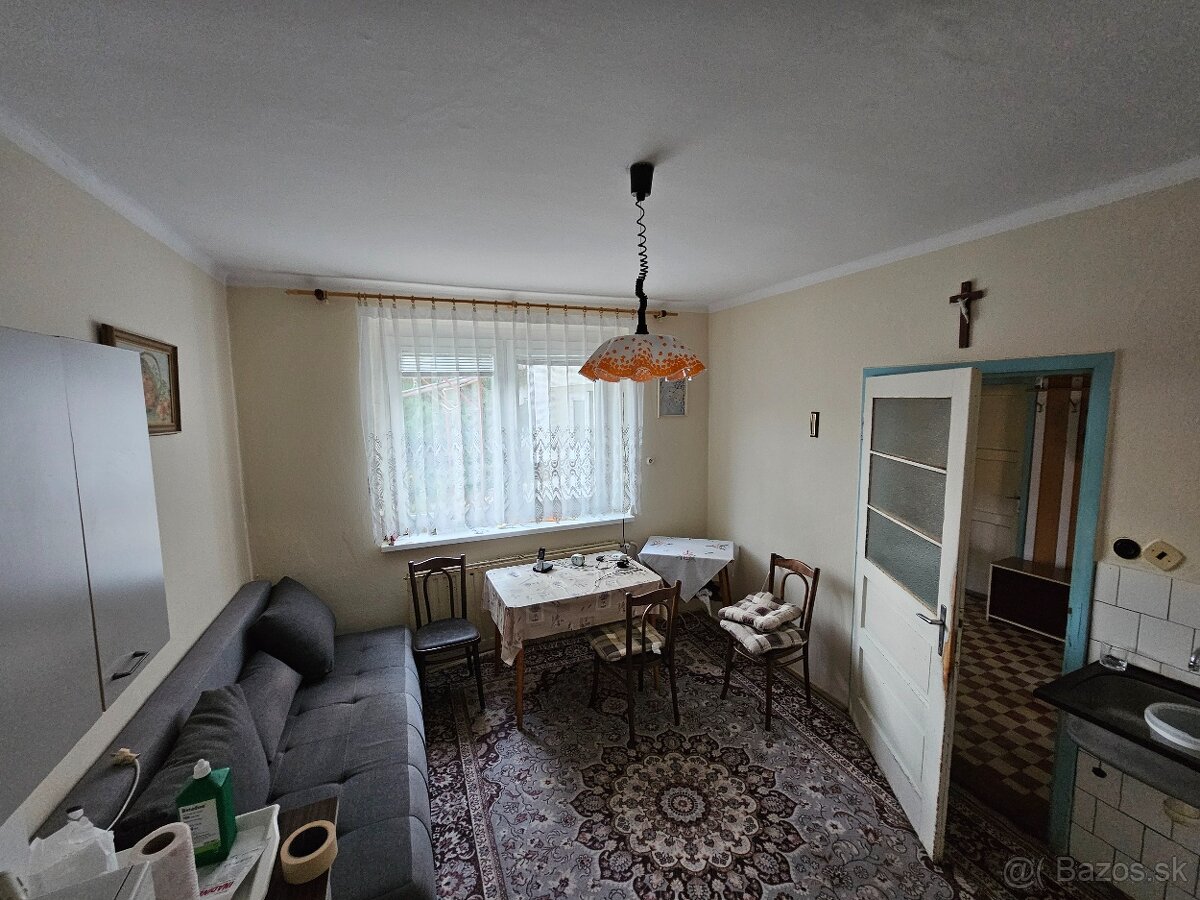 Predám rodinný dom vo Veľký Kostoľanoch na pozemku 2158 m² - 7