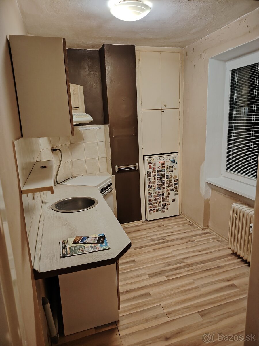 Predám 2- izbový byt na Starom sídlisku - 7