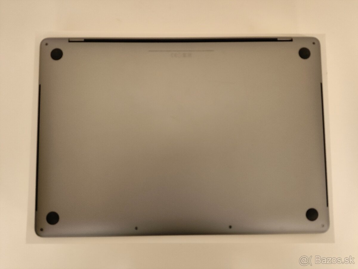 MacBook Pro 15" 2016 | i7 • 16GB • 512GB SSD - 7