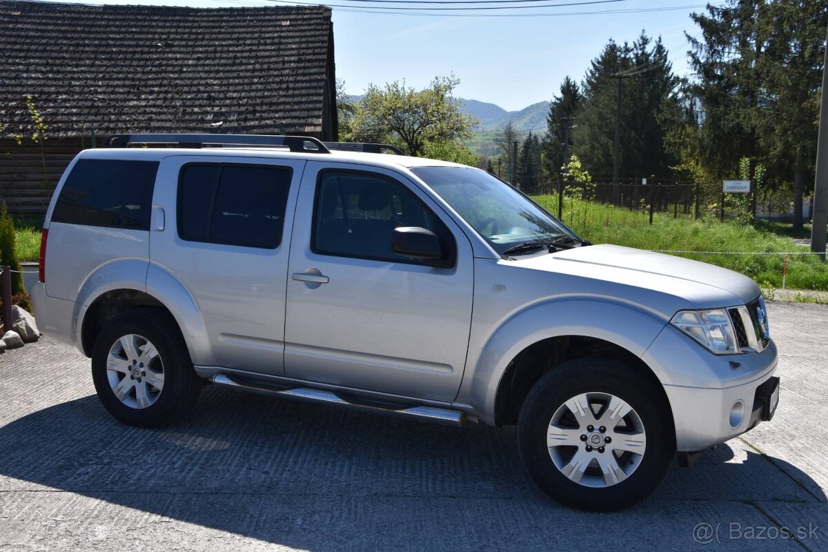 Nissan Pathfinder 2.5 dCi terénne - 7