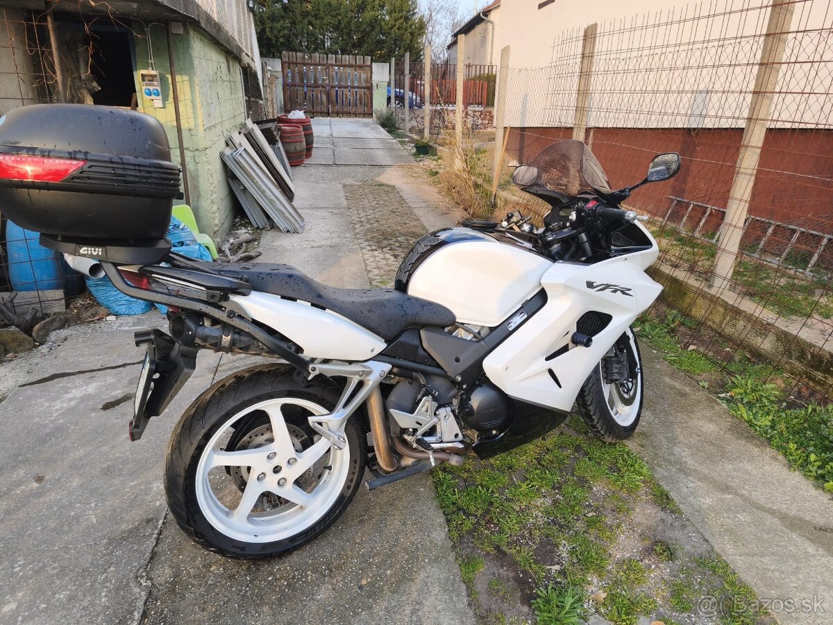 Honda VFR 800 - 7
