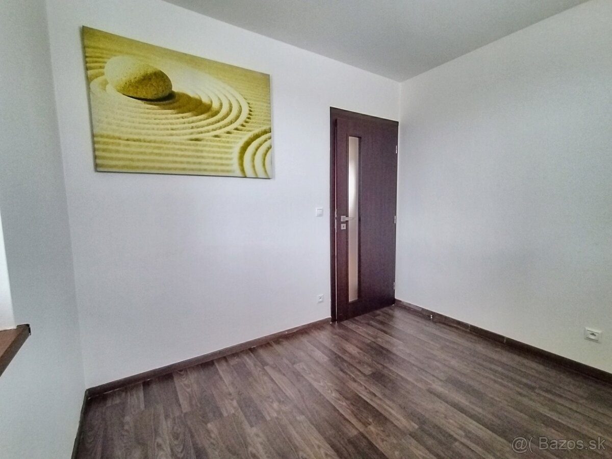 VÝHODNÁ KÚPA - SAMOSTATNÝ RODINNÝ DOM S GARÁŽOU - 7