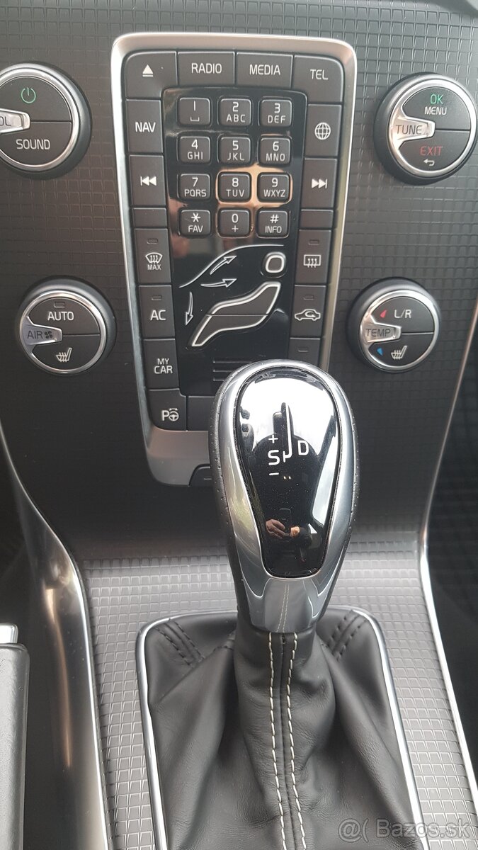 Predám Volvo V40 D3 automat R - Desing - 7