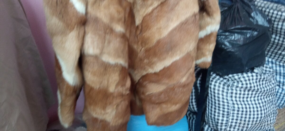 Predam krasny líščí kožuch - 7