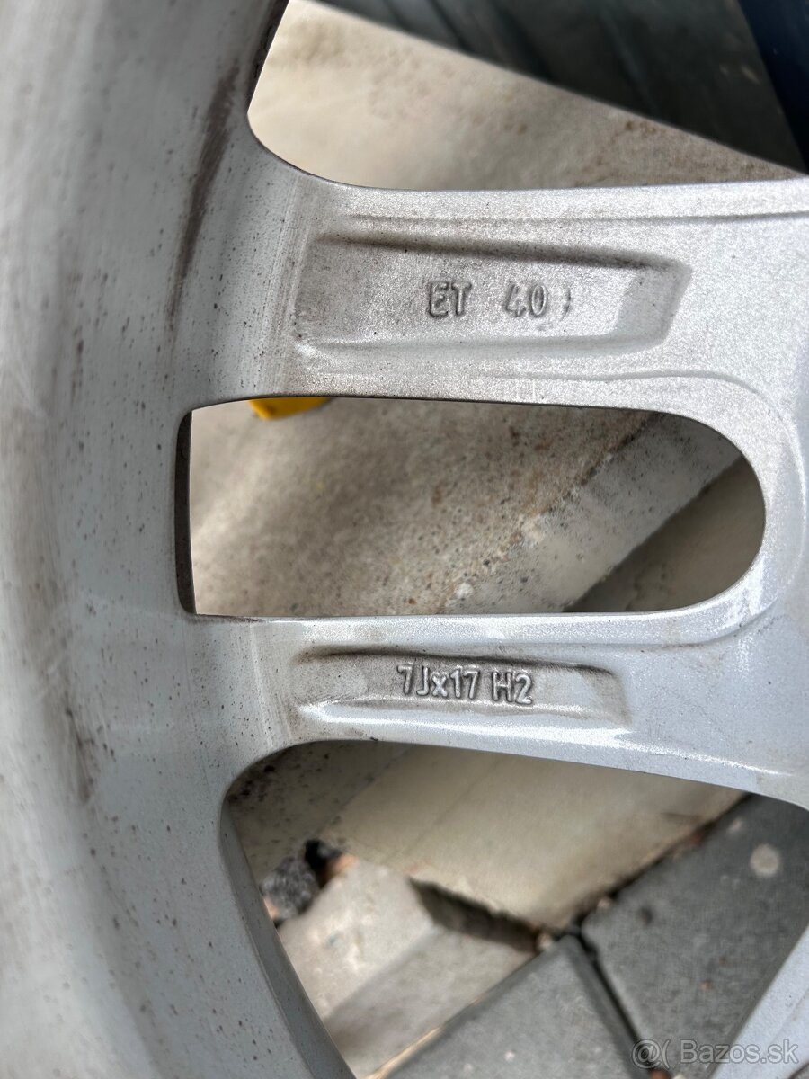 Predám zimnú sadu Vw,Škoda 5x112-215/55R17 - 7