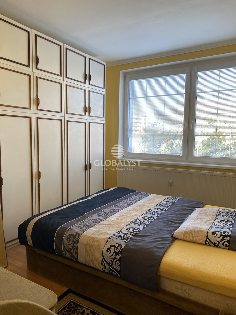 Prenájom priestranného 3-izbového bytu na Humenskej ulici v - 7