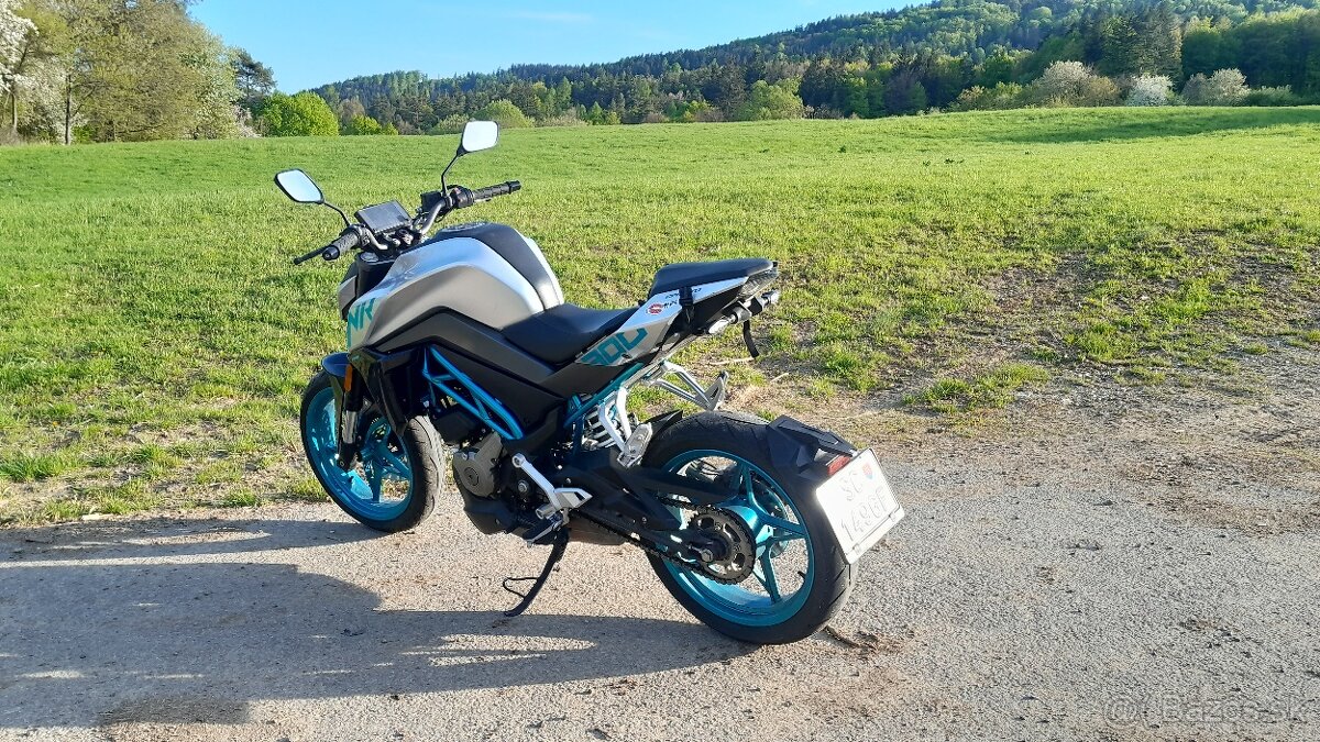 CF Moto 300 NK - 7