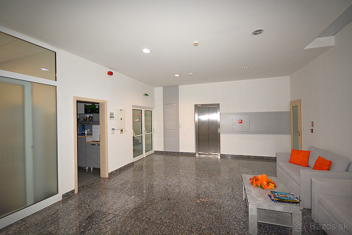 Kancelárske priestory - 85 m2 - v centre pri Auparku - 7