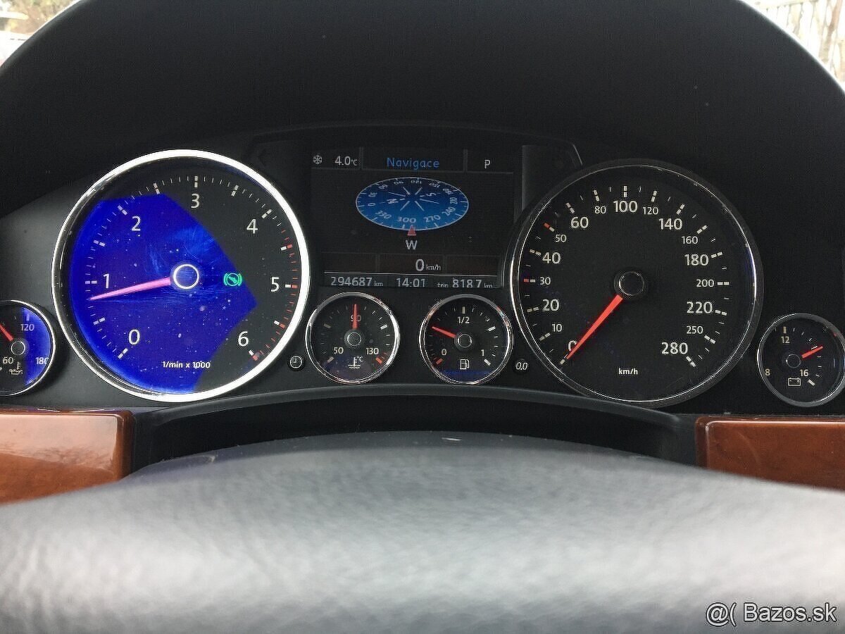 VOLKSWAGEN TOUAREG 3.0 TDi V6 4MOTION - 7