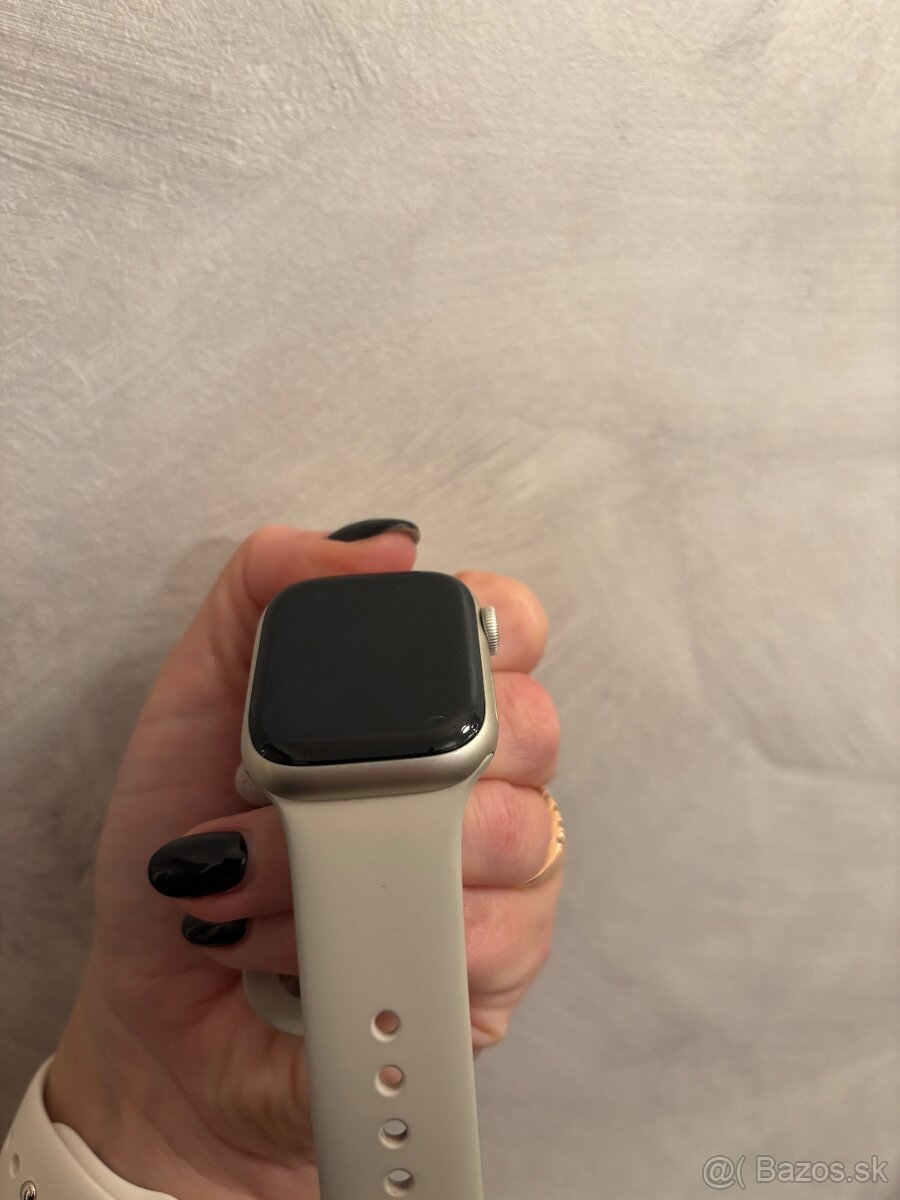 Hodinky Apple Watch 7 - 7
