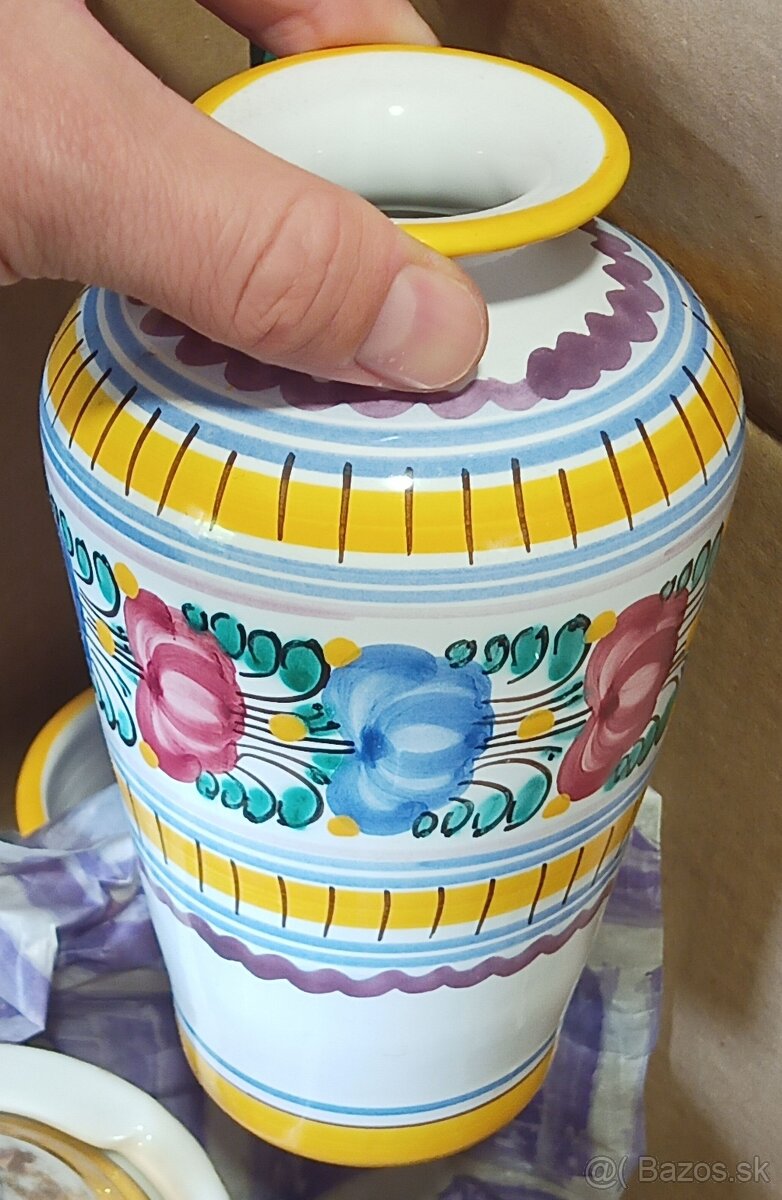 Modranská keramika - vaza krčah tanier drevená polica ... - 7