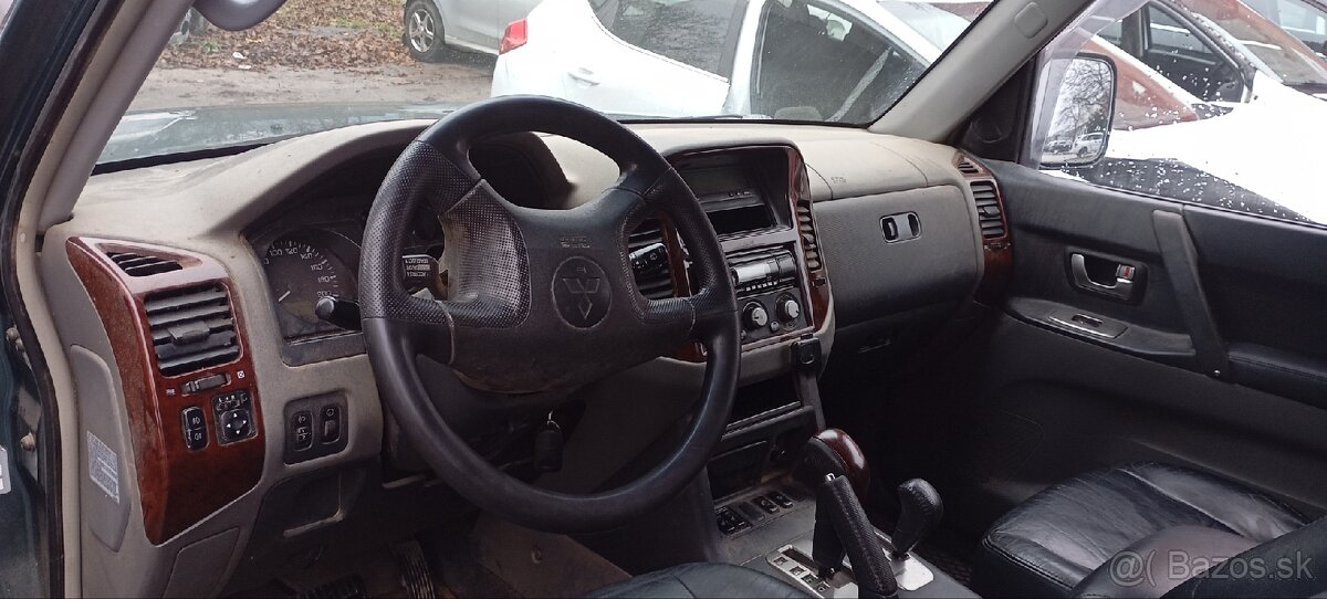 Mitsubishi Pajero - 7