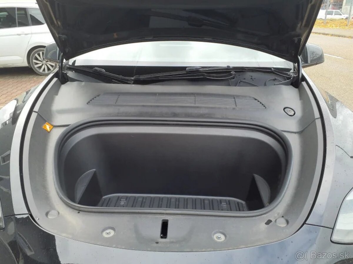 Tesla Model Y – 04/2024 – 220 kW – 52 121 km – Výborný stav - 7