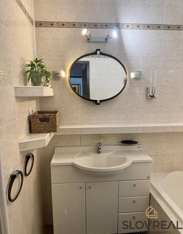 SLOVREAL - Predaj 4 izbového bytu v Banskej Štiavnici - 7