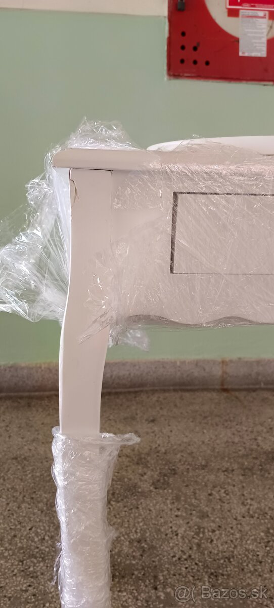 Kozmetický stolík vintage - 7