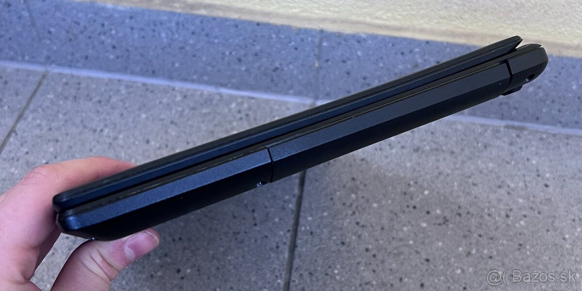 Acer Aspire ES1 / intel N3050 / 4GB RAM / SSD + HDD / 14" - 7