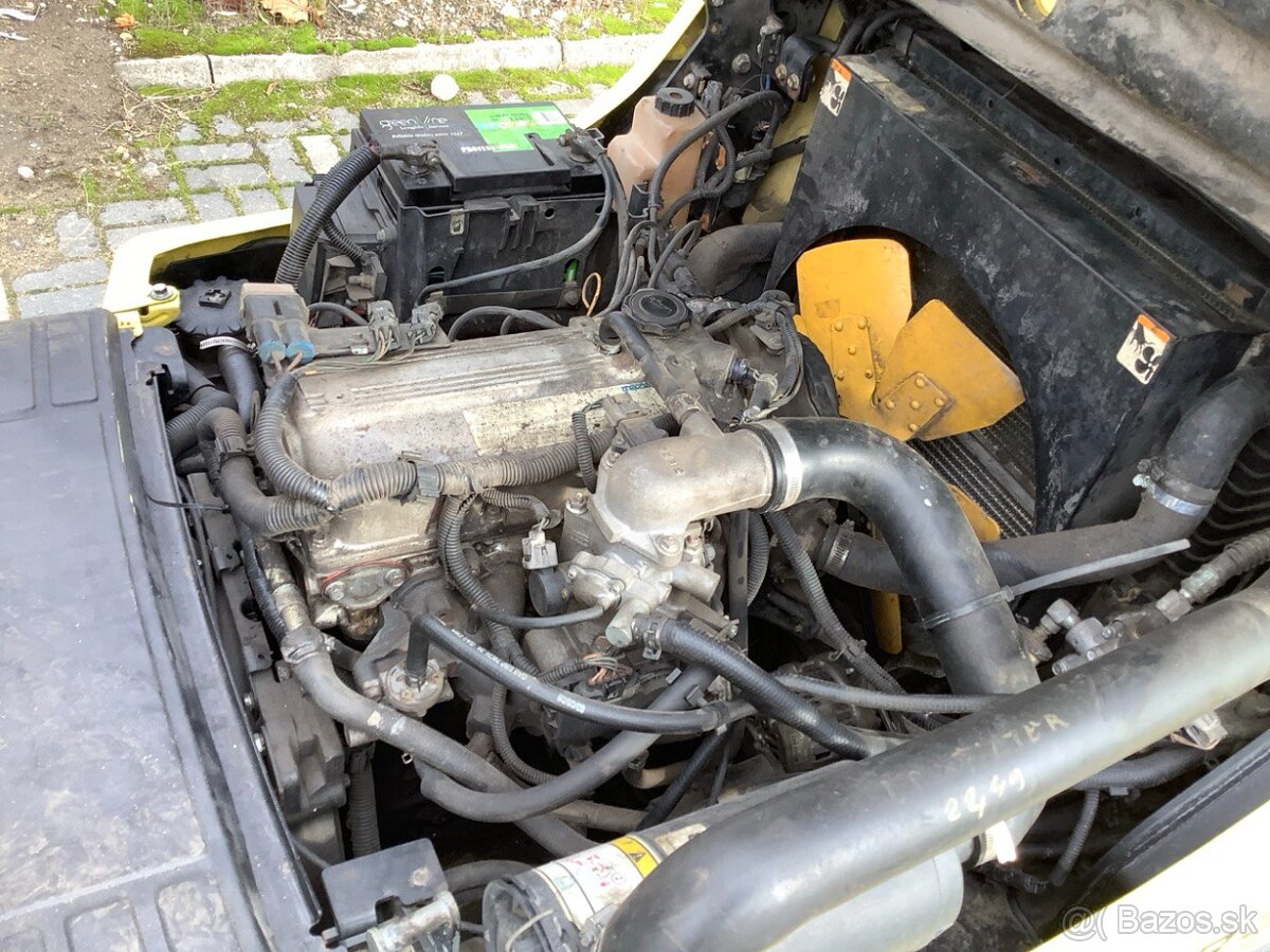 Hyster H3.0FT – 3t LPG, Triplex 4,9m, Mazda FE - 7