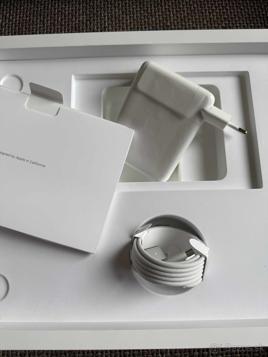 ⭐️ MacBook Pro 16" (2024), M4 PRO, 512TB, 3 cykly batérie - 7