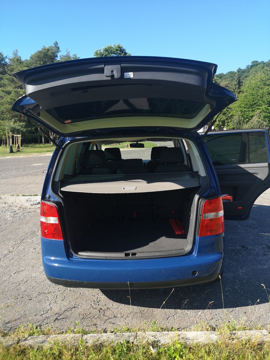 Volkswagen Touran AUTOMAT s park. senzorom - 7