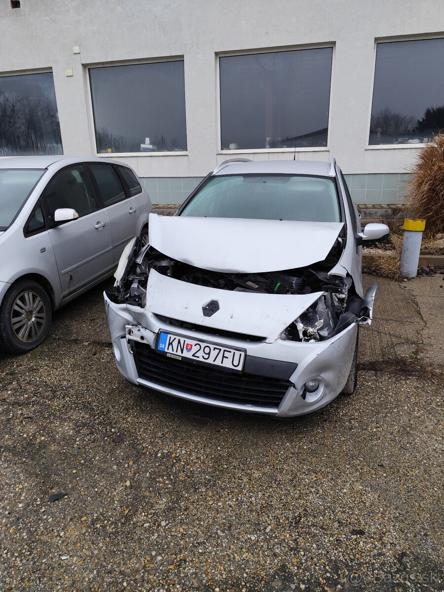 Predám havarované Renault Clio - 7