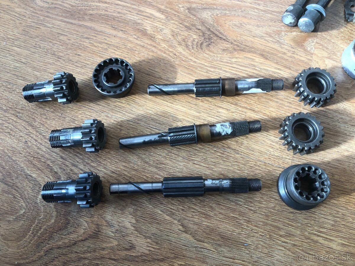 Predám náhradné diely na jawetta 551 a Štadión S 11 a S 22 - 7