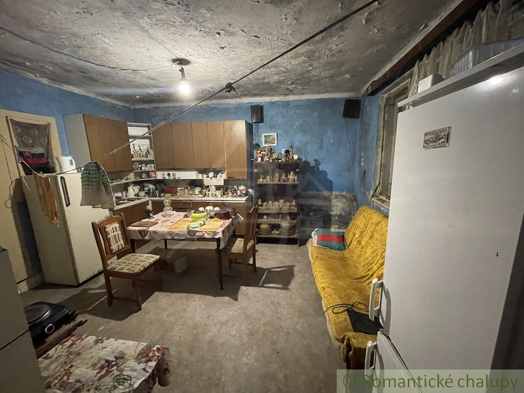 Domček v pôvodnom stave blízko rybníka len 15 km od Nových - 7