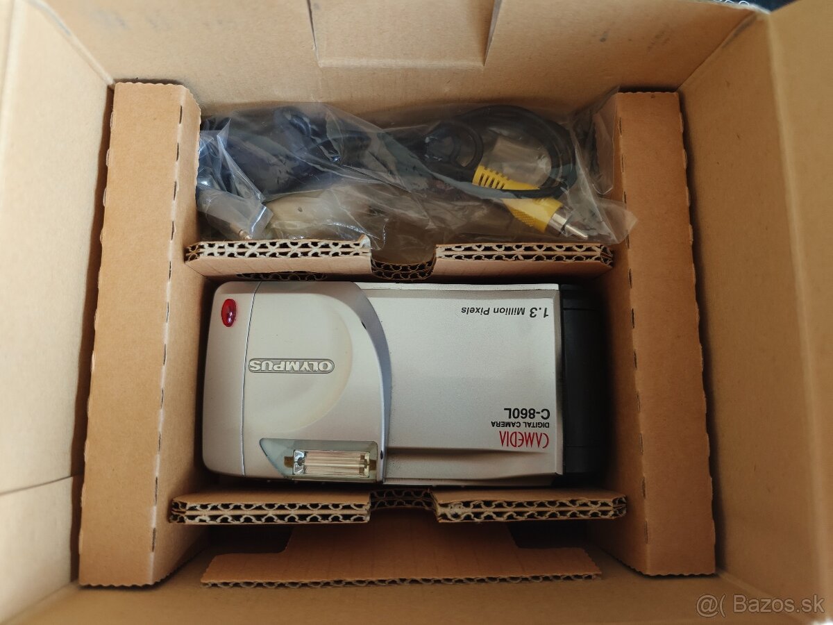 Olympus Camedia Digital Camera C-860L (1990) - 7