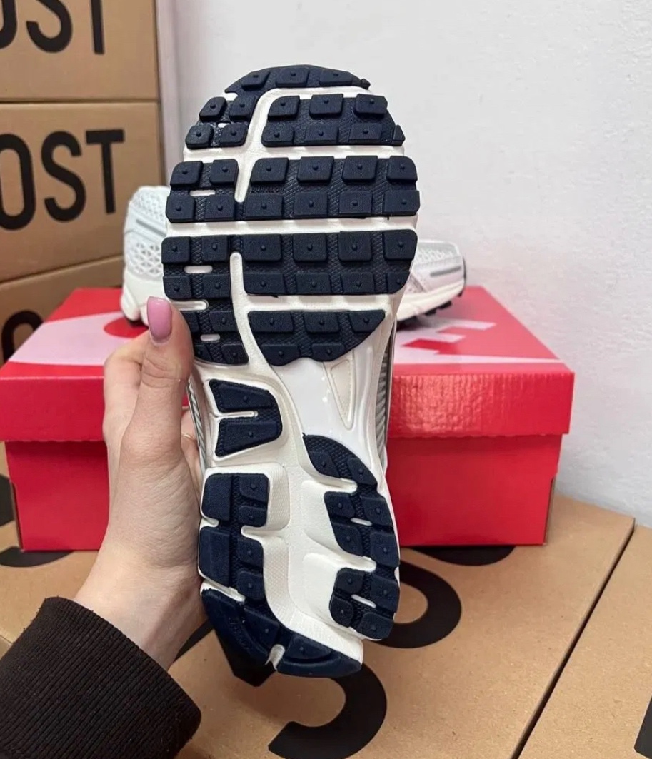 Nike Vomero 5 Photon Dust Metallic - 7