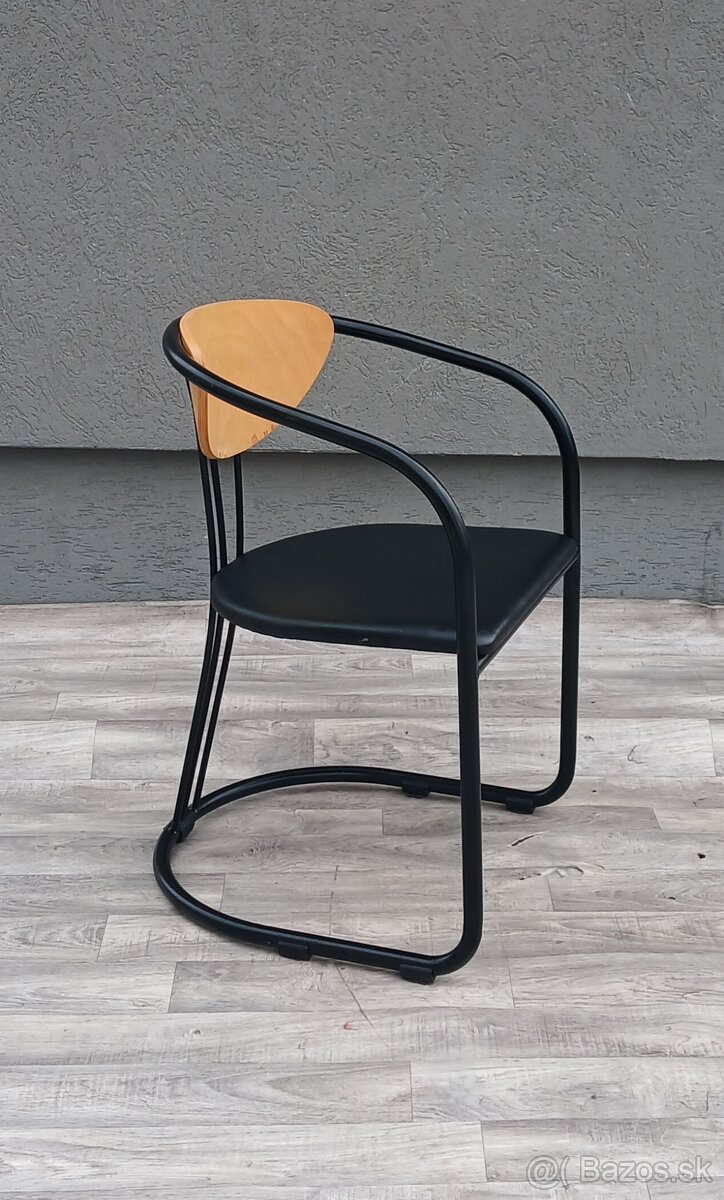 Set postmoderných kresiel v štýle Memphis. - 7